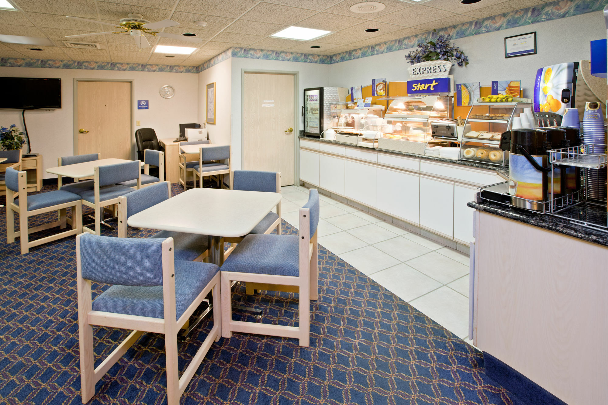 La Quinta Inn And Suites By Wyndham Elkhart Exteriér fotografie